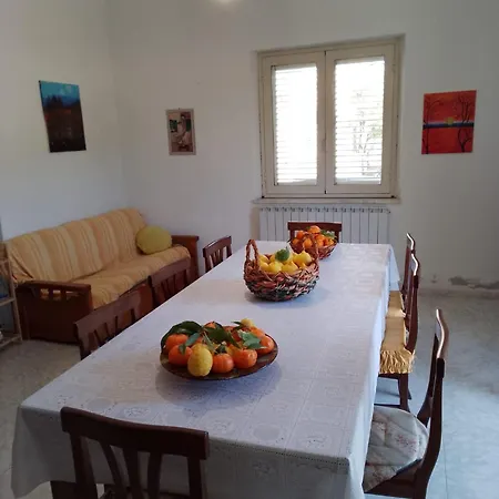 La Casa Di Jole Holiday home *